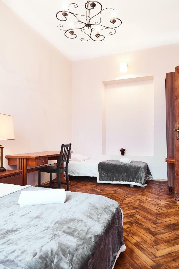Prestige Location Pijarska Street Apartmán Krakov